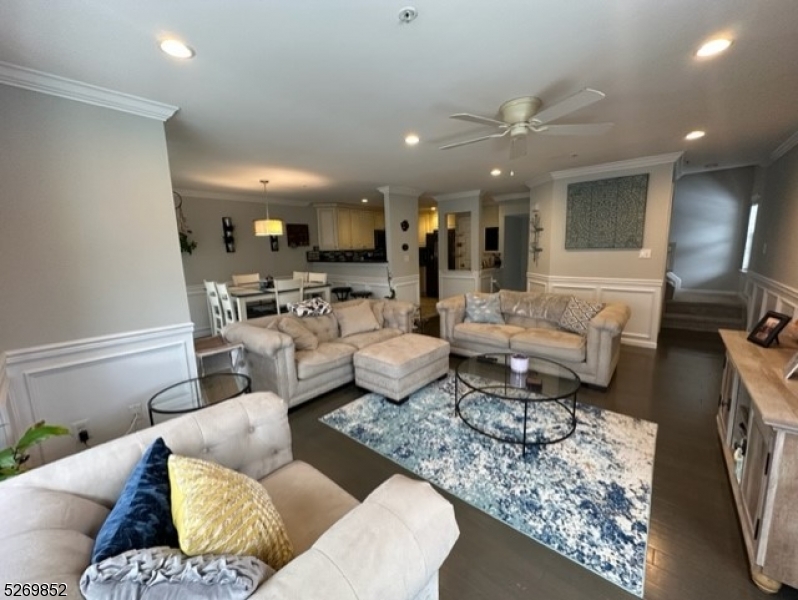 93 Lakeview Ct
