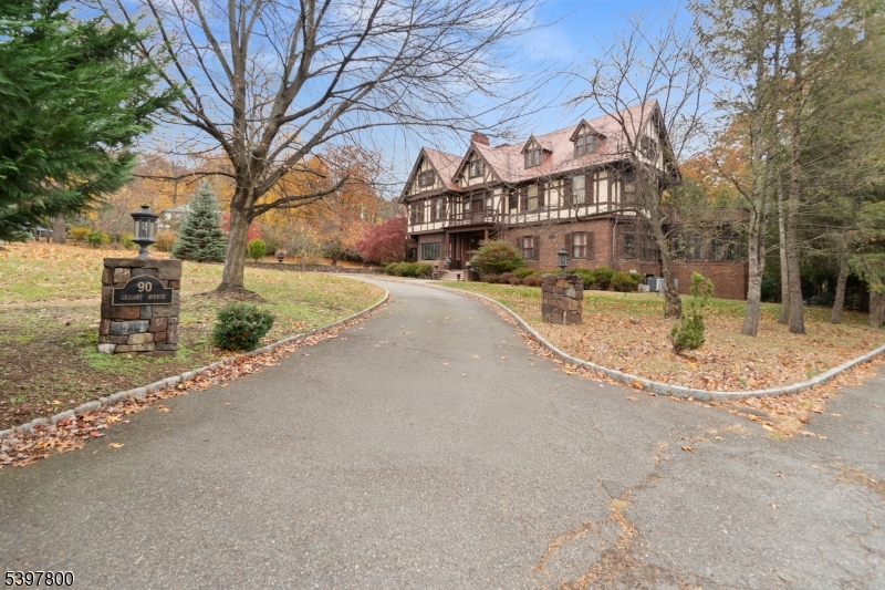 90 Gregory Ave.