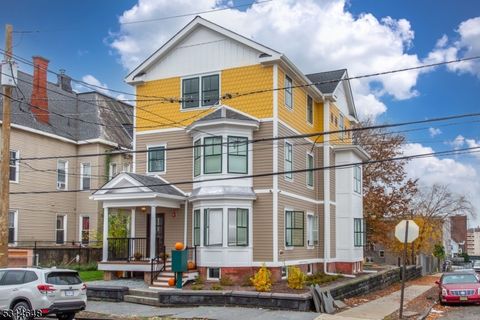 84 Auburn St Paterson City NJ 07501