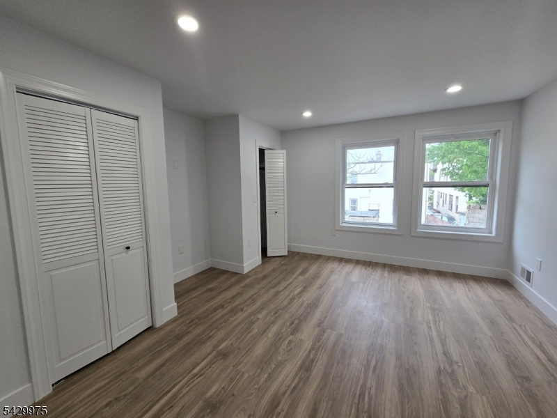 15 Chestnut Ave