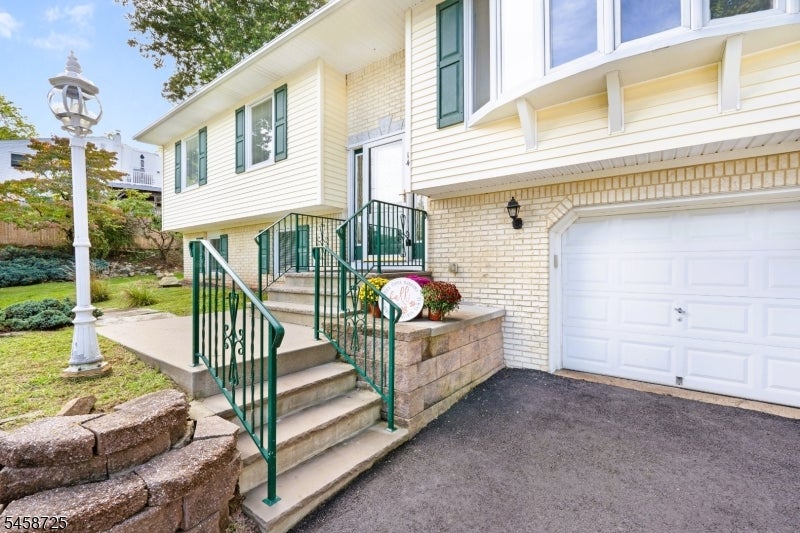 14 Eugene Rd