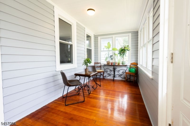 24 Maolis Ave