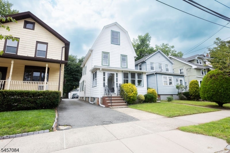 24 Maolis Ave