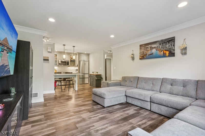 312 Cypress Ct