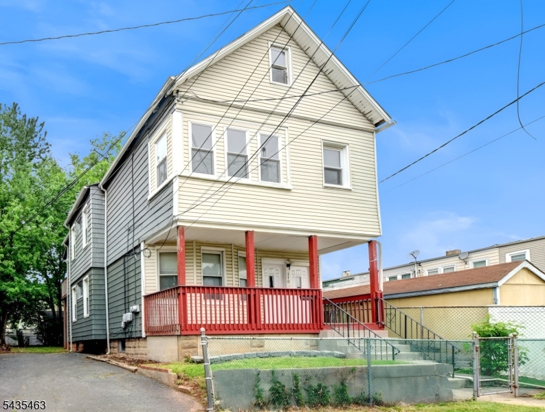 110 W 16Th St