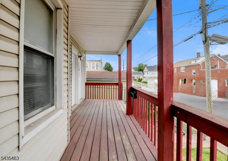 110 W 16Th St