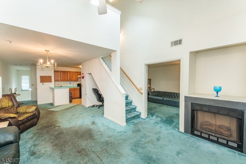 20 Collura Ln