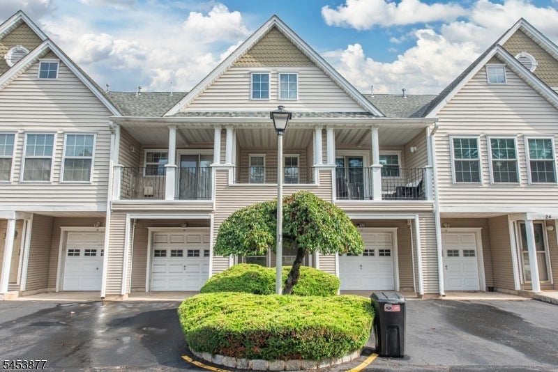 20 Collura Ln