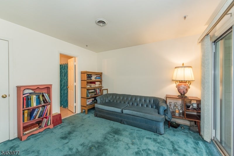 20 Collura Ln