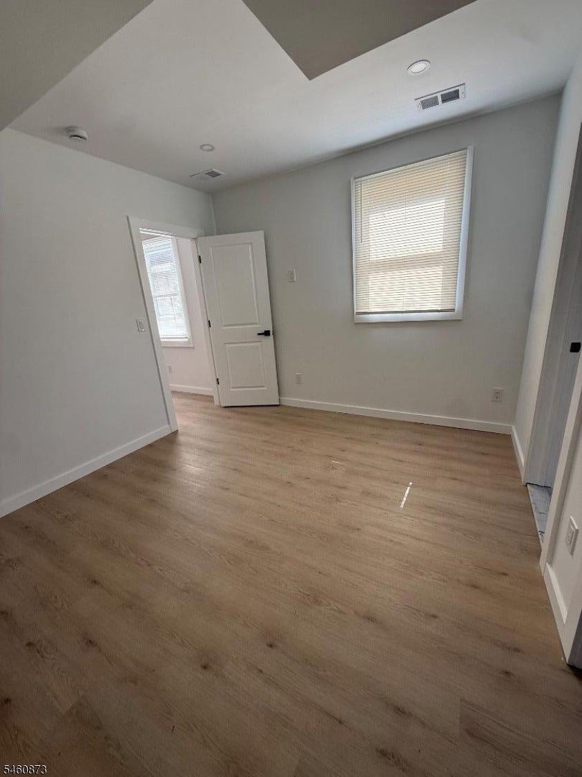 94 Broughton Ave 2A