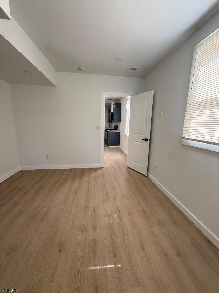 94 Broughton Ave 2A