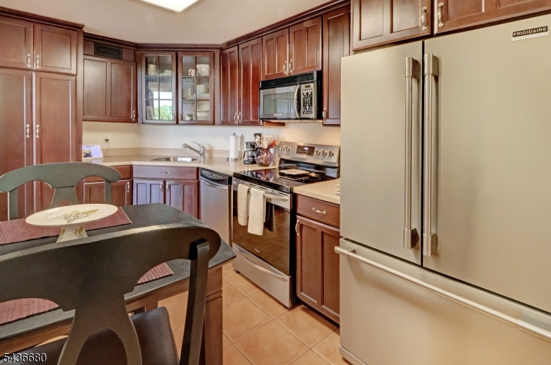 2 Claridge Dr. 5GW