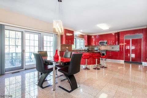 10 Pierson Ct Mahwah Twp. NJ 07430