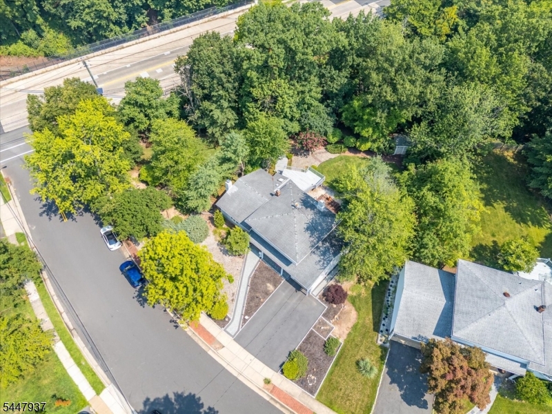 560 Wakefield Dr