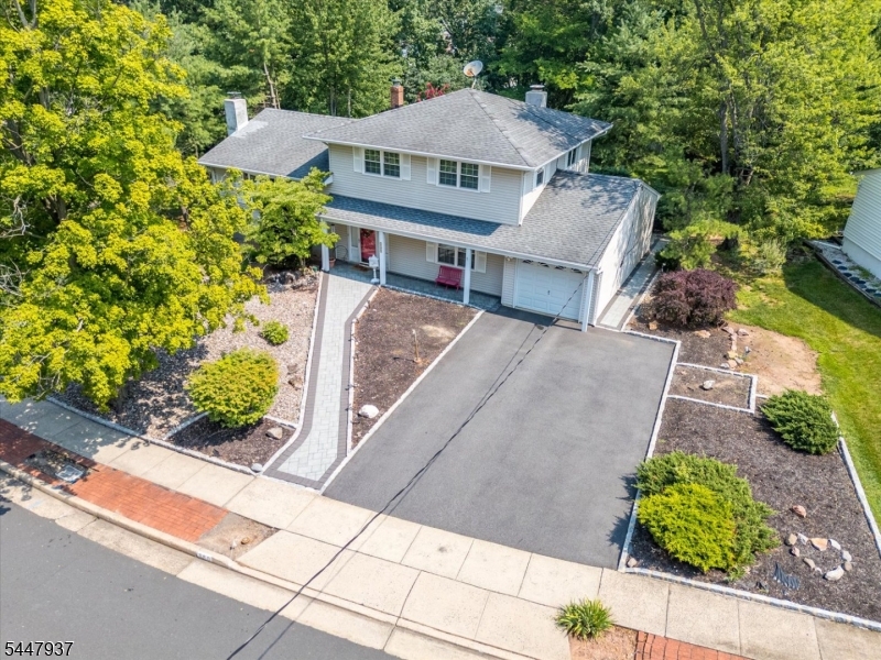 560 Wakefield Dr