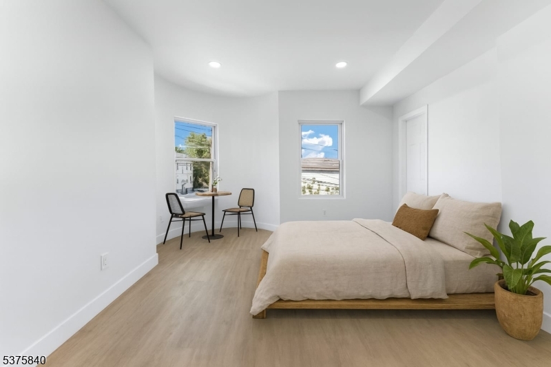 437 Bramhall Ave
