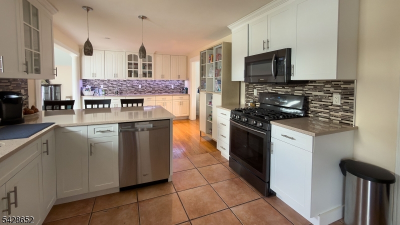 28 Noel Dr