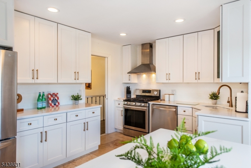 15 Bogert Pl