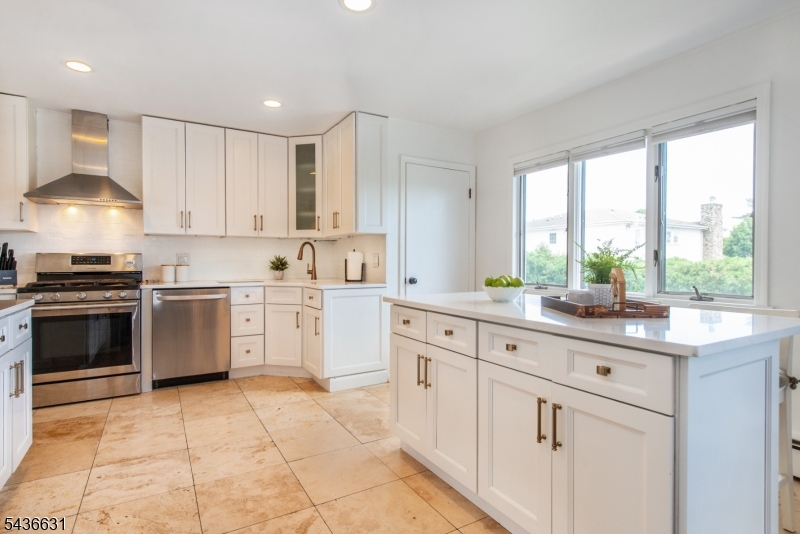 15 Bogert Pl