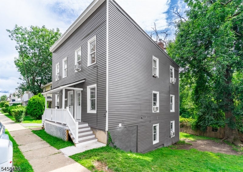 30 Willow St