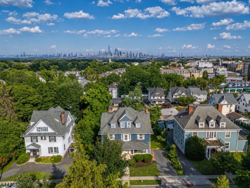 11 N Mountain Ave