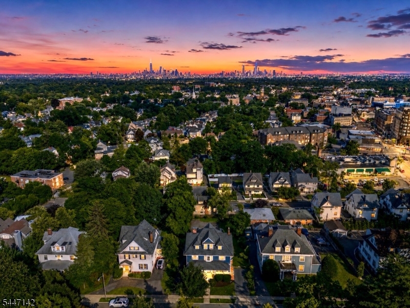 11 N Mountain Ave