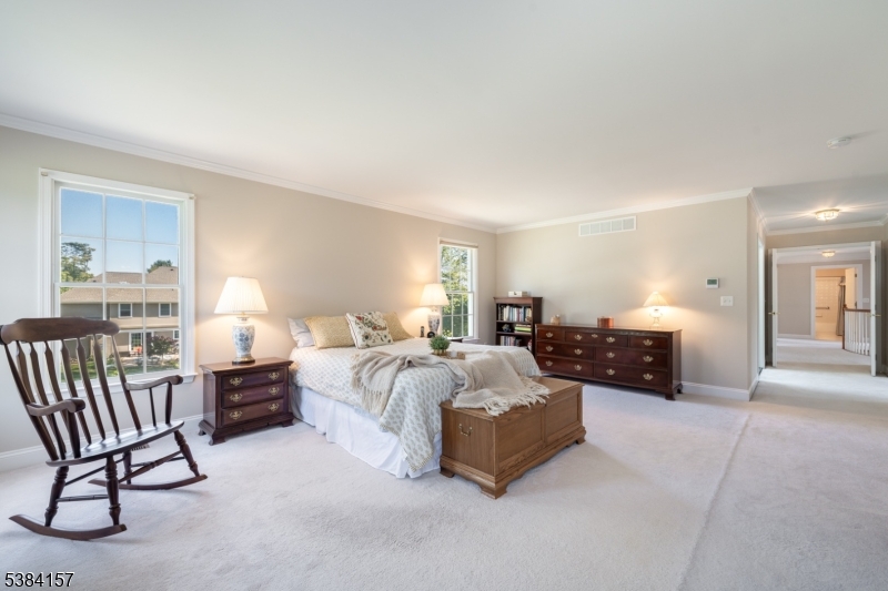 10 Robin Dr