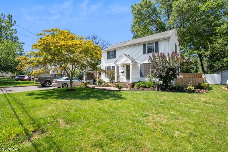 13 Wayne Blvd