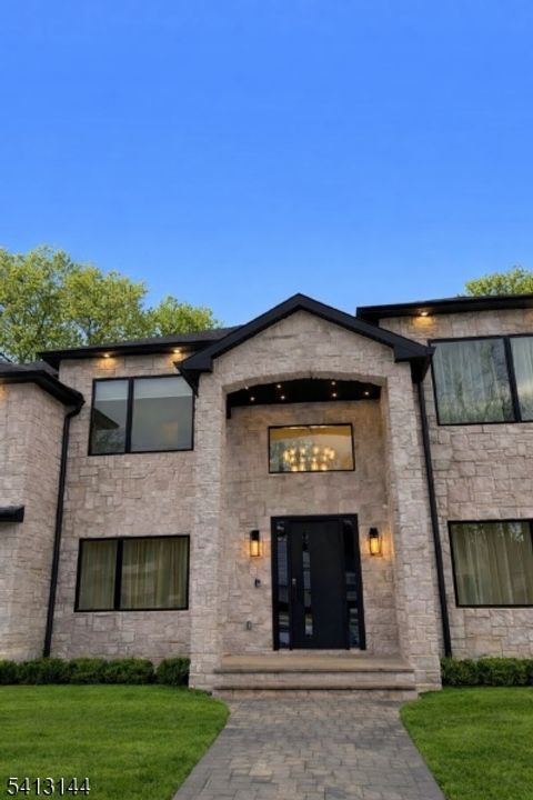 39 Billingsley Dr Livingston Twp. NJ 07039