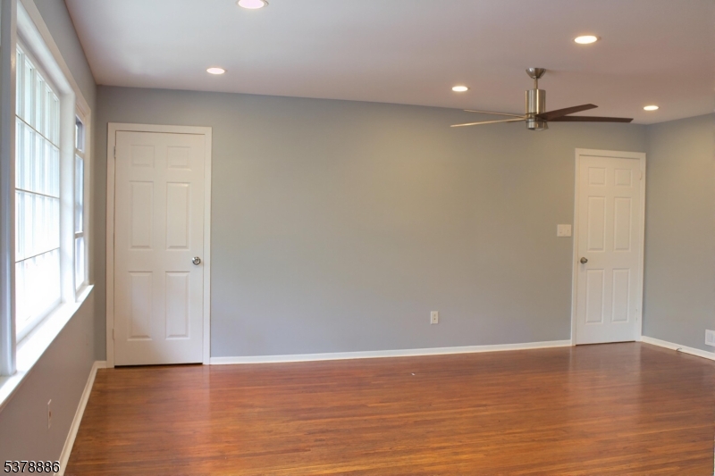 13 Evelyn Ct