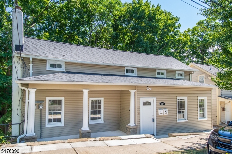 227 William St A