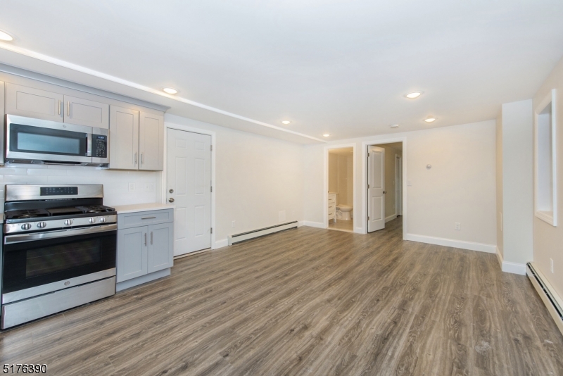 227 William St A