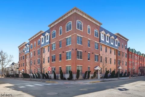 974 Summit Ave 401 Jersey City NJ 07307