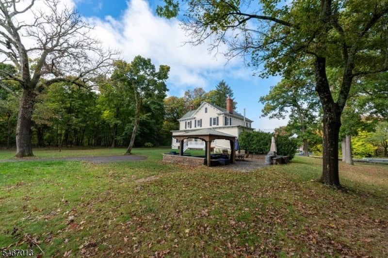 93 Kenvil Ave
