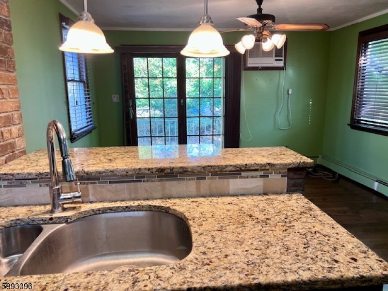 195 River Ln