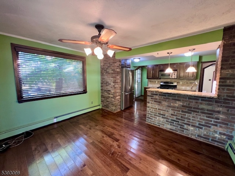 195 River Ln