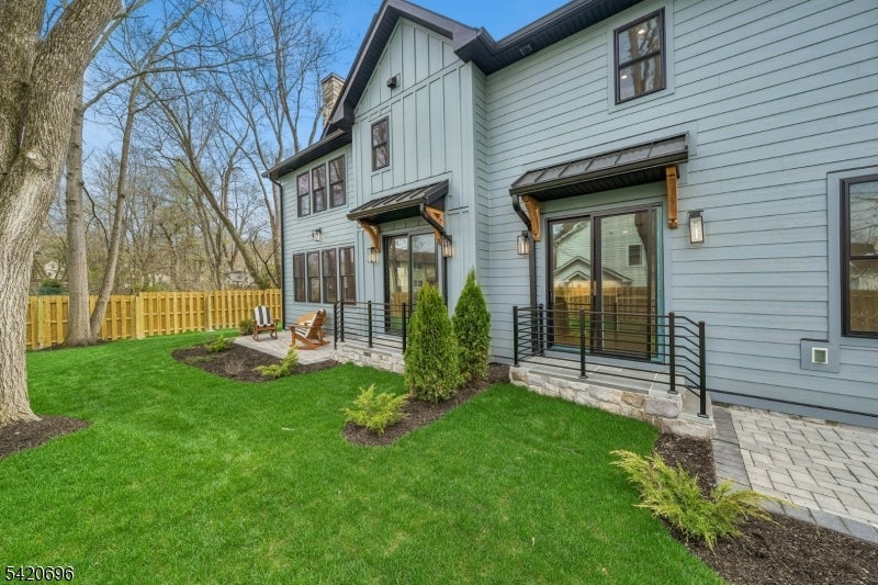 491 Central Ave 4