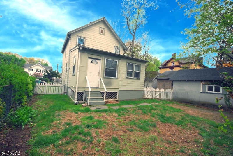 82 Linden Ave