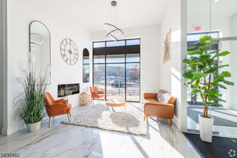 555 Northfield Ave 112