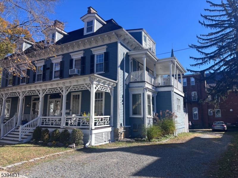 4 Perry St