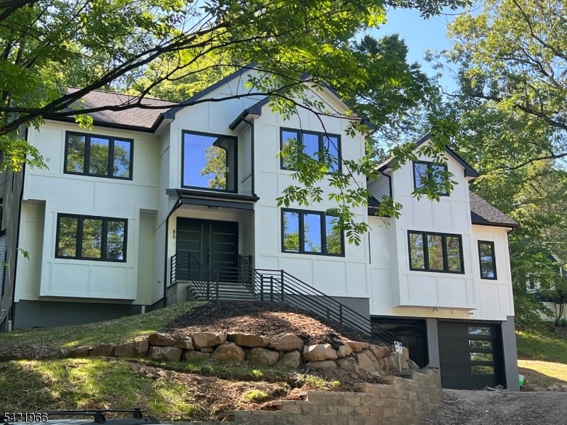85 Pine Brook Rd