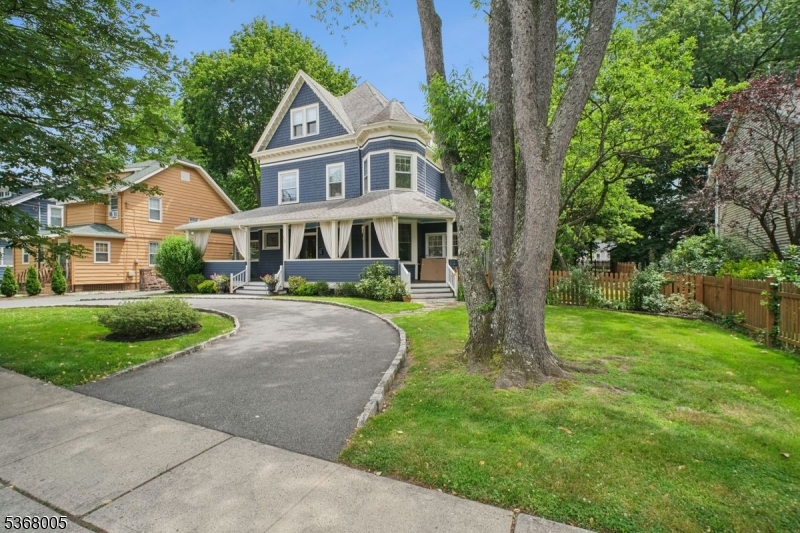 117 Willowdale Ave