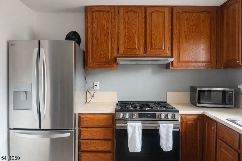 296 Esplanade  Unit 27 27