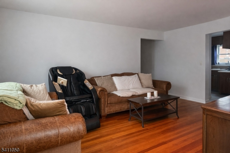 296 Esplanade  Unit 27 27