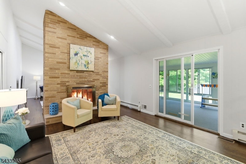 1264 Maple Hill Rd