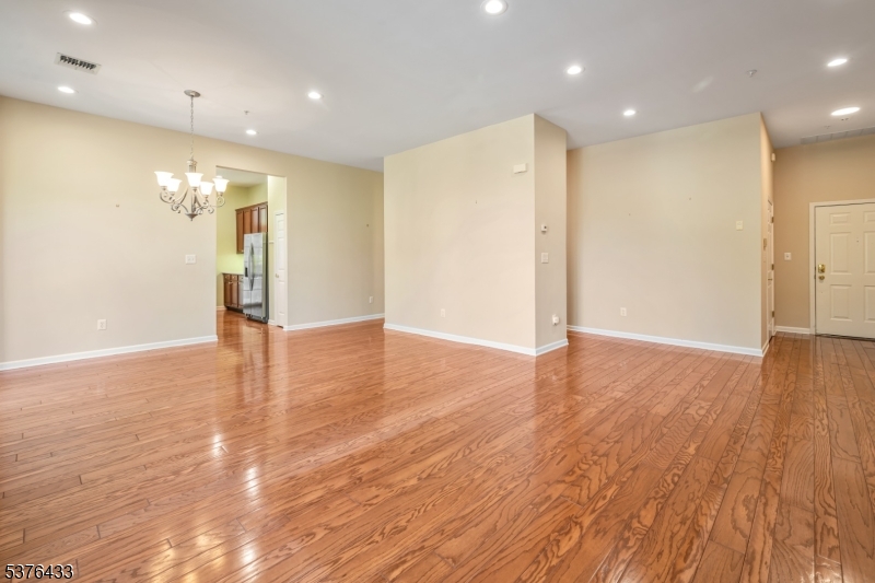 1308 Four Seasons Dr 1308