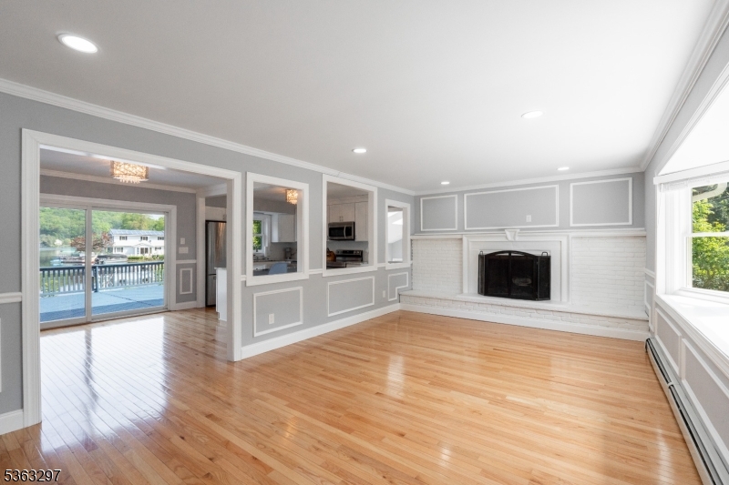 15 Lake Dr