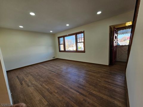 32 Highview Dr Woodland Park NJ 07424