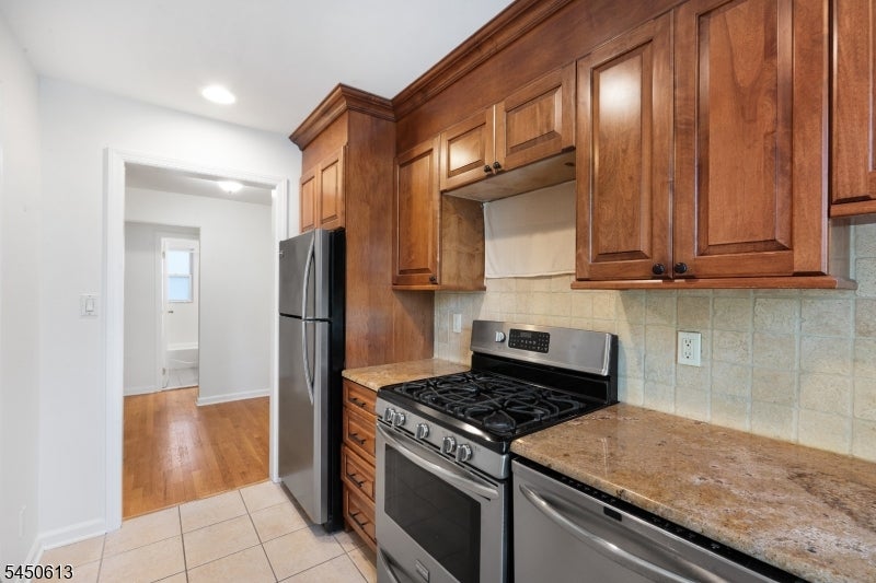349 Bloomfield Ave 33