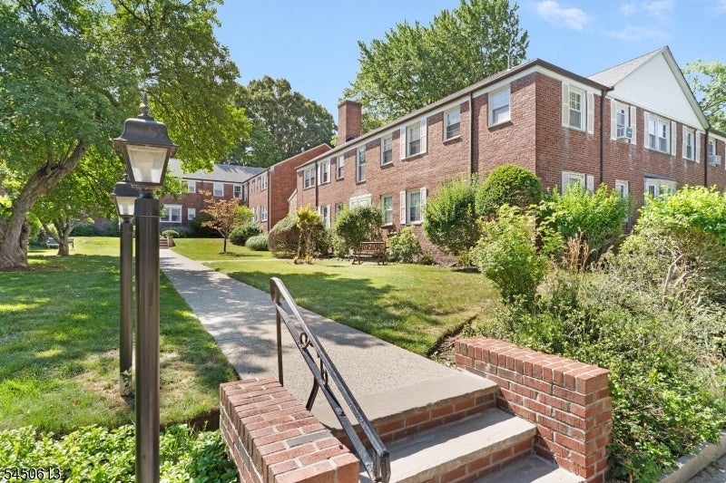 349 Bloomfield Ave 33